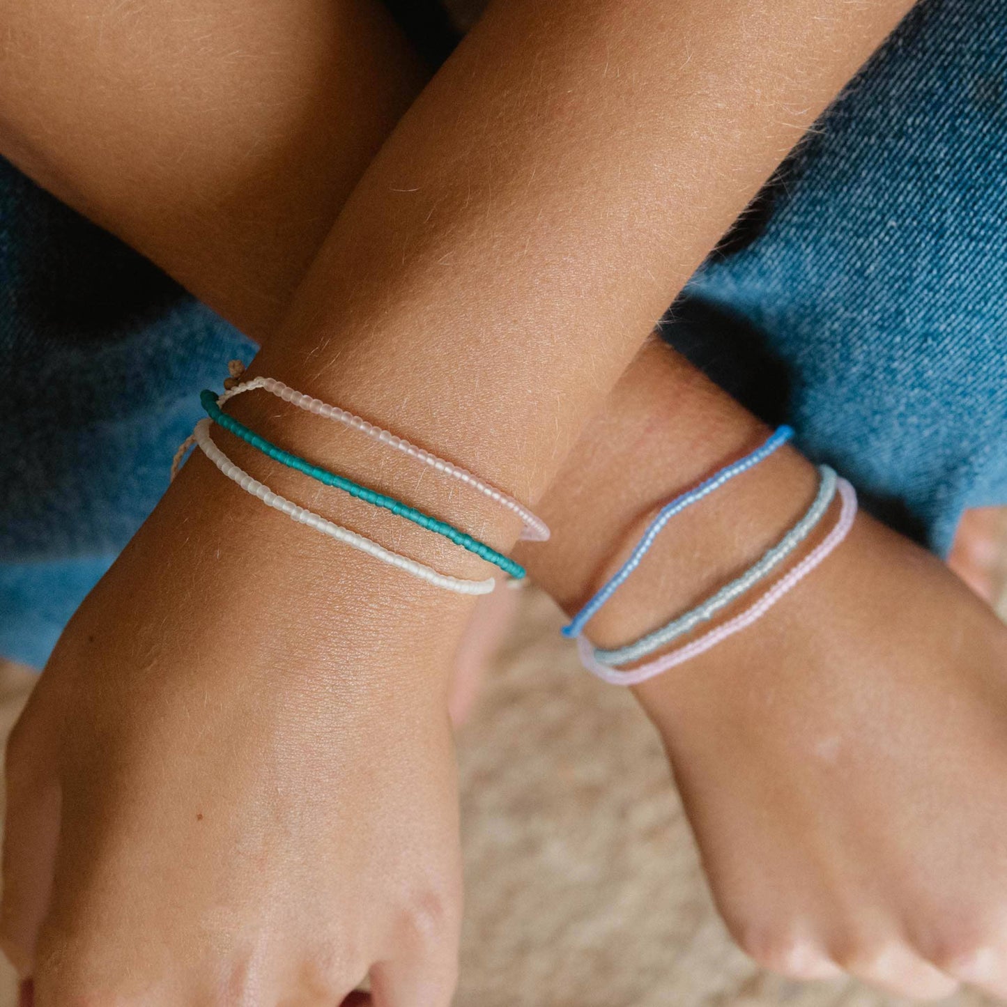 Ka'anapali Frosted Glass Beaded Bracelet in Turquoise