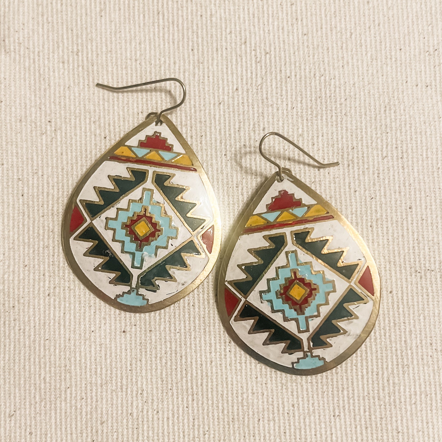 Southwest Pattern Teardrop Earring in White
