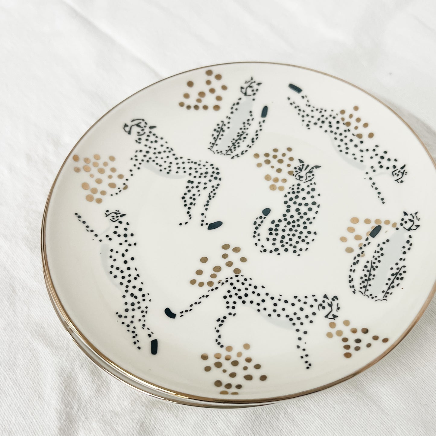 Cheetah Dishware