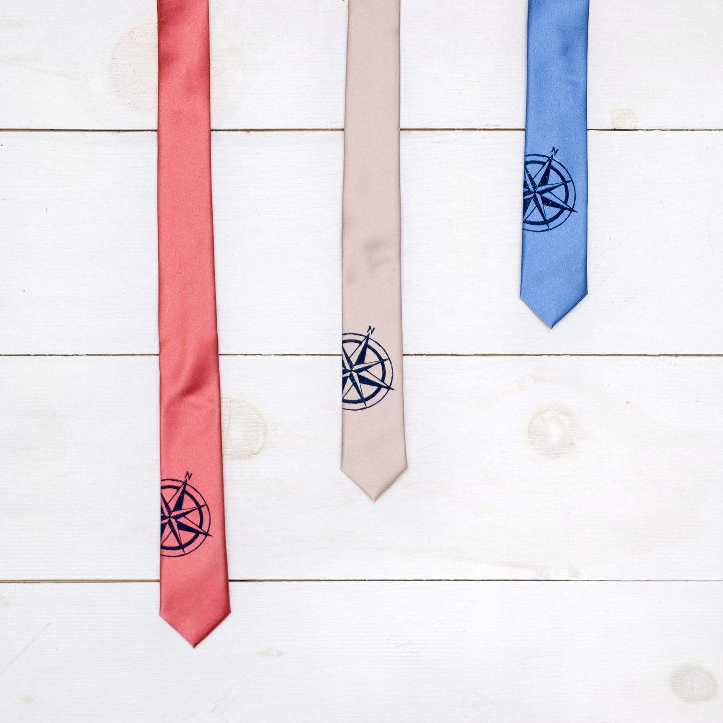 Compass Skinny Tie - Coral