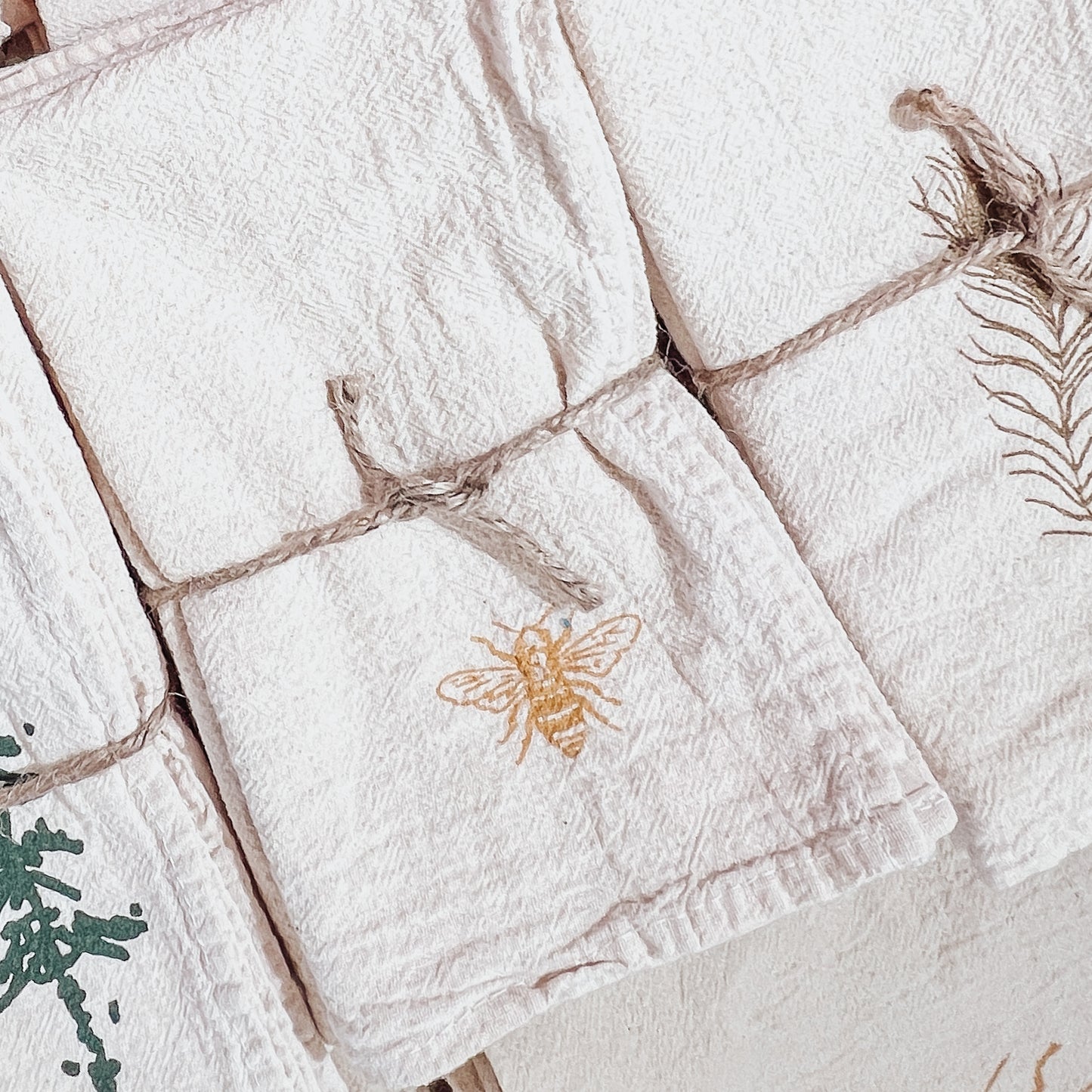 Honey Bee Cloth Napkins - Set of 4