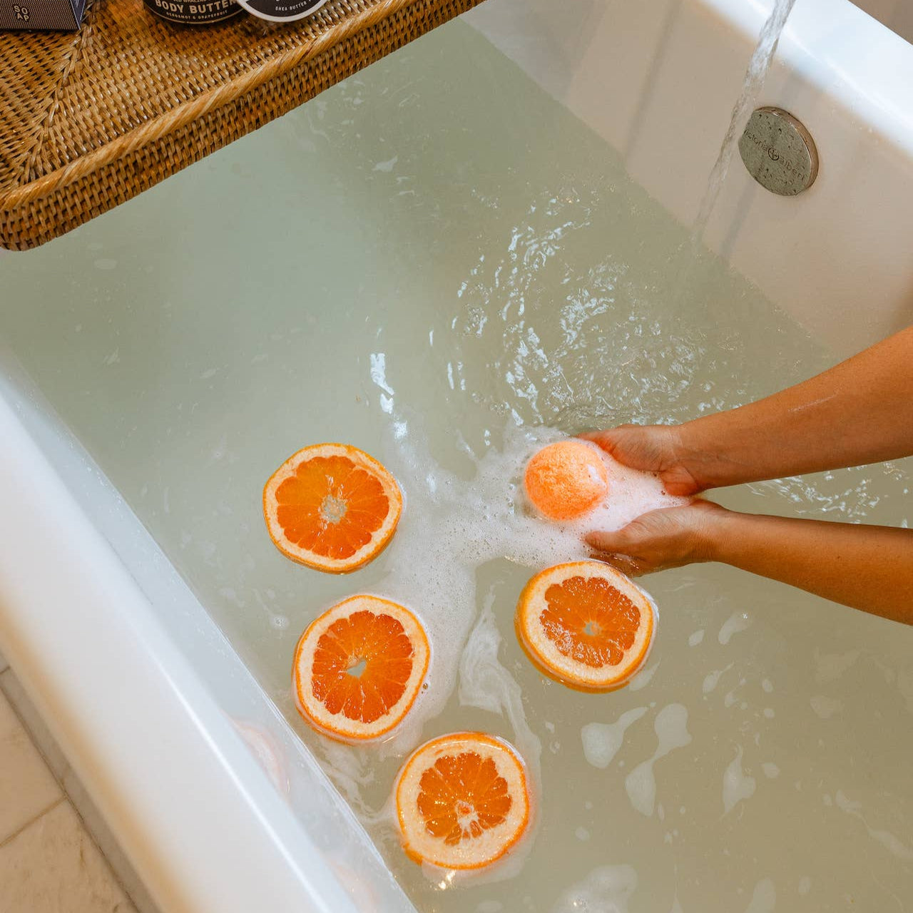 Bergamot &
 Grapefruit Bath Bomb